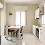 Freeland House * Parma