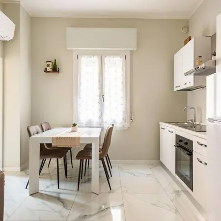 Freeland House * Parma