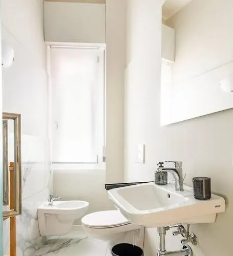 Freeland House * Parma